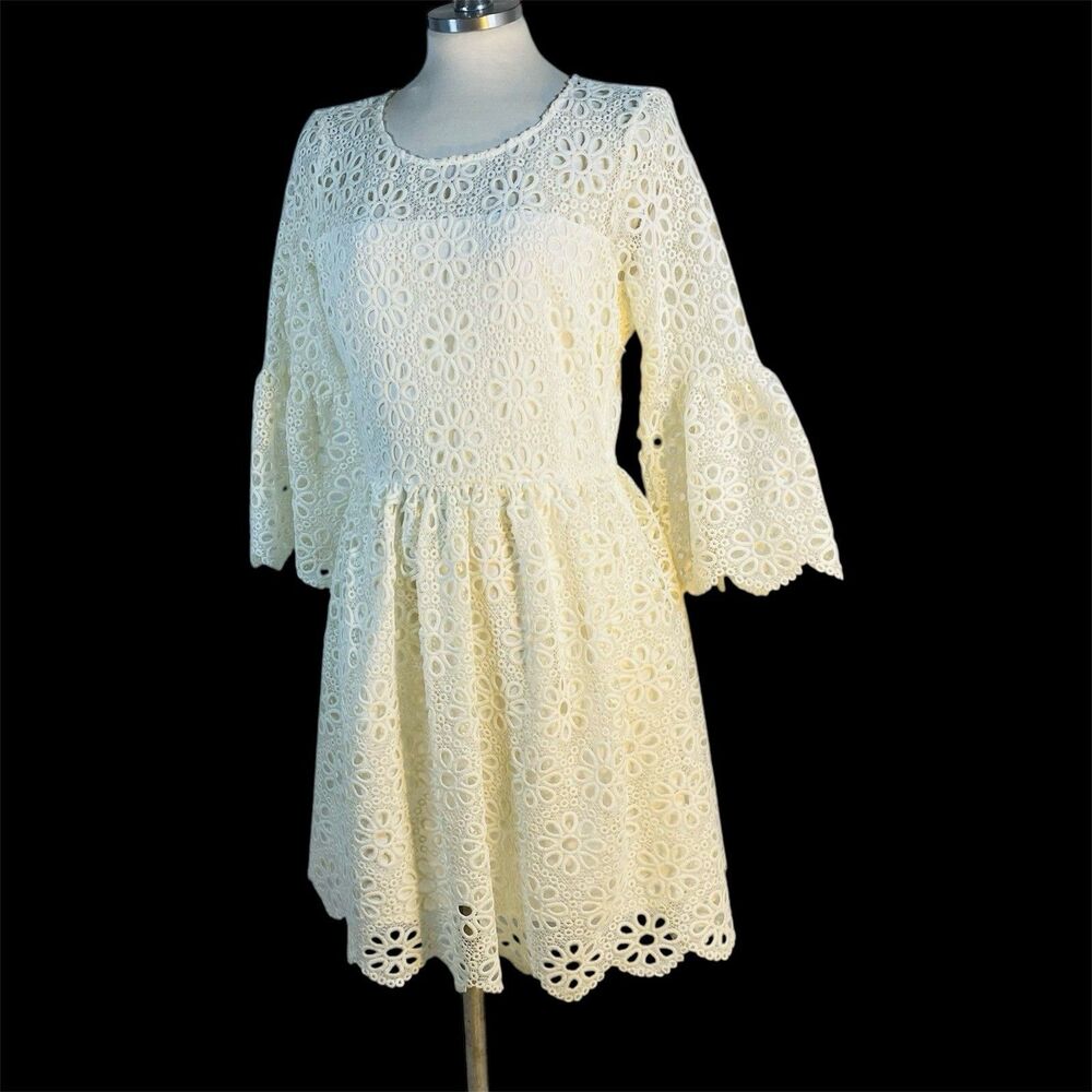 BB Dakota sz 4 Eyelet On The Prize Dress